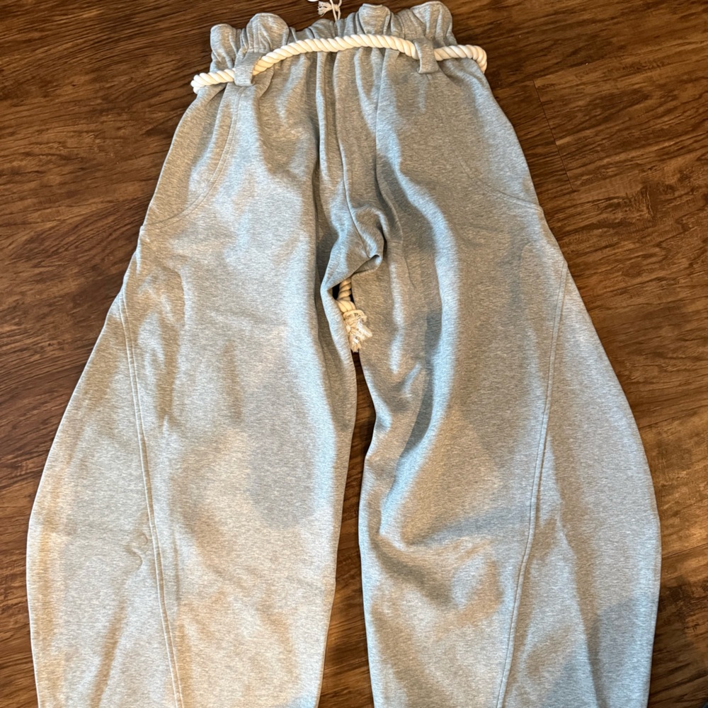 Aelfric Eden super baggy sweatpants with rope drawstring. Gray. XL - Picture 2 of 5